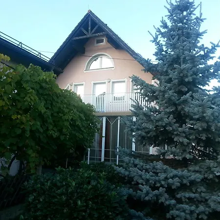 Zeleni Kakadu Nocleg ze śniadaniem 3*