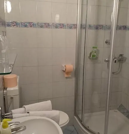 Zeleni Kakadu Μαριμπόρ