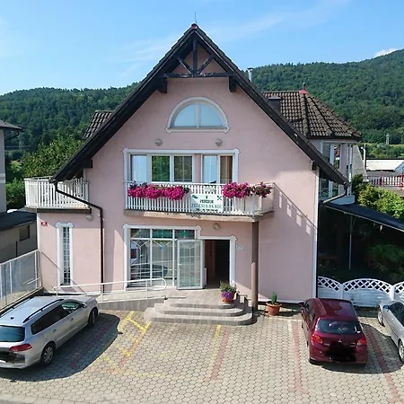 Zeleni Kakadu 3* Maribor