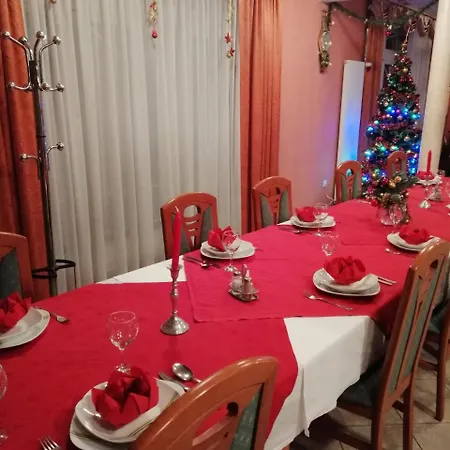 Zeleni Kakadu Oda ve Kahvaltı 3*