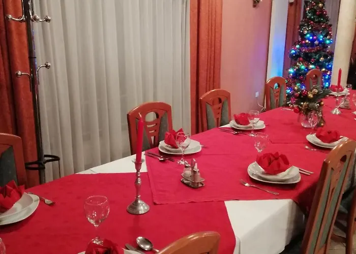 Zeleni Kakadu Nocleg ze śniadaniem 3*